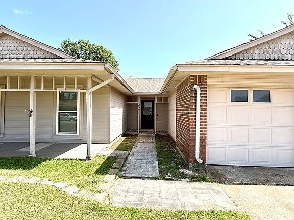 2nd image of 2661 Berkshire Ln