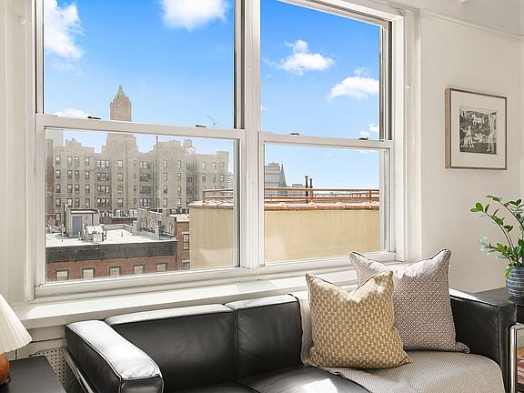 3rd image of 70 Remsen St APT 8J