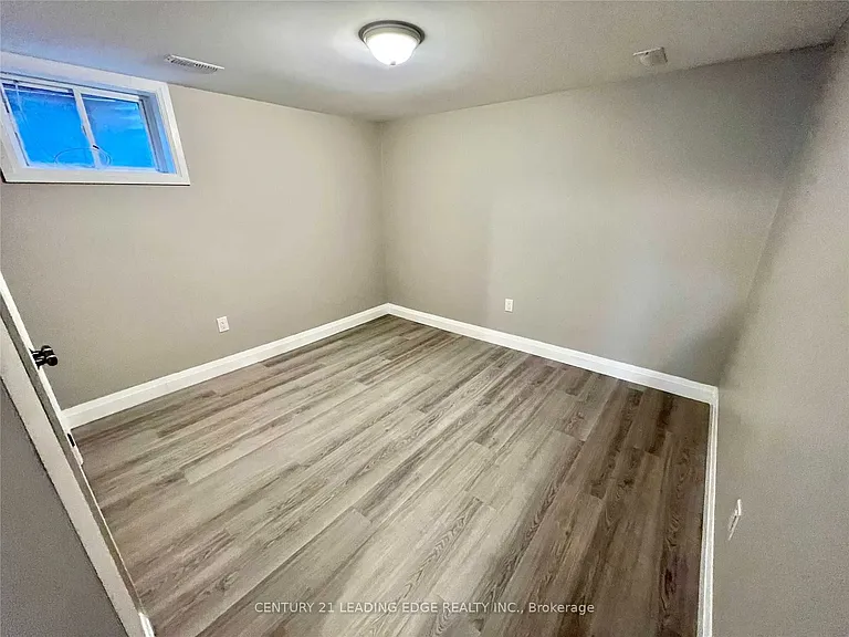 214 Gibbons St #BASEMENT — Photo 14