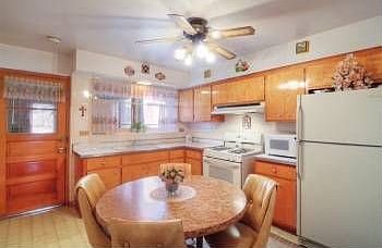 5th image of 6206 W Diversey Ave