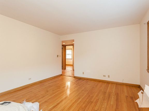 3rd image of 5615 S Mozart St #2A