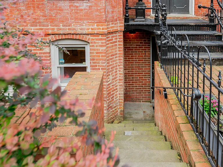 444 M St NW #1 — Photo 19