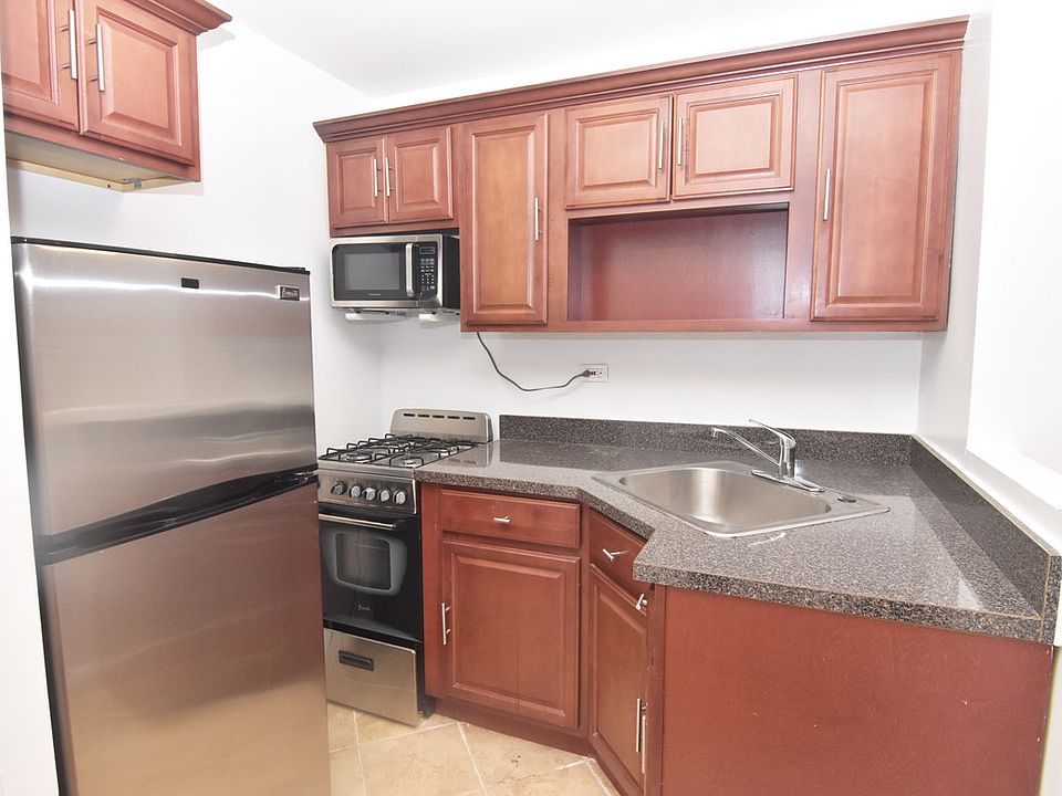 2nd image of 301 W 130th St #A4d