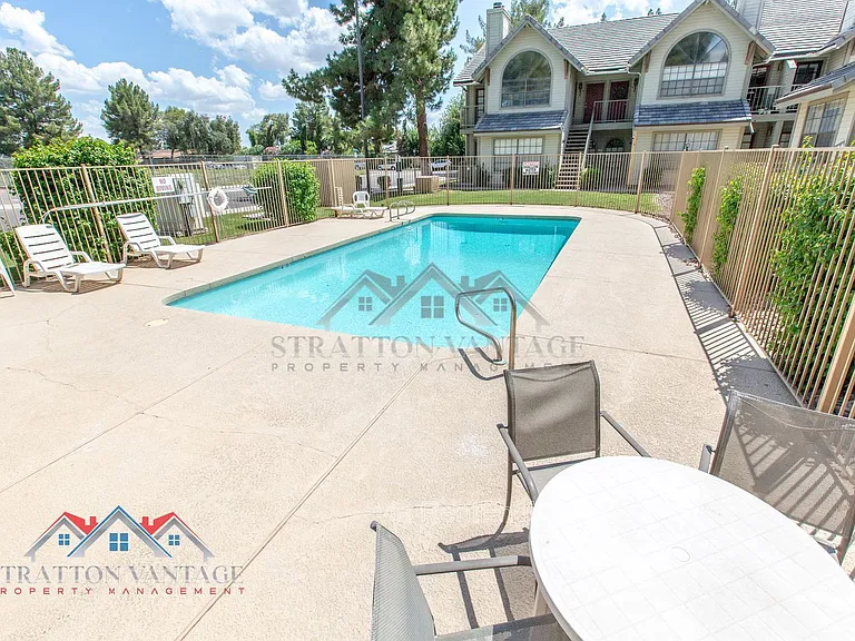 20 S Buena Vista Ave #208 — Photo 2