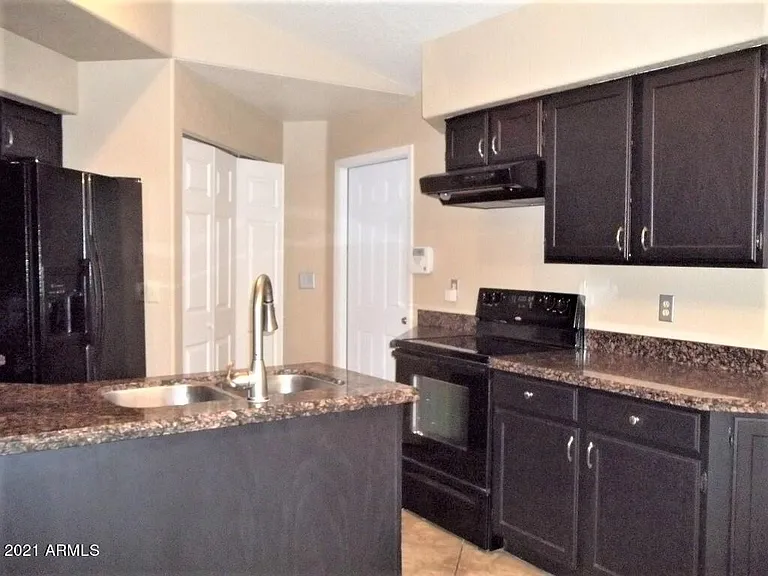 3017 W Augusta Ave — Photo 7