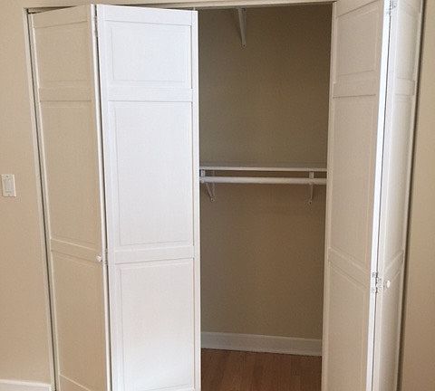 4th image of 948 N Washtenaw Ave APT 3N