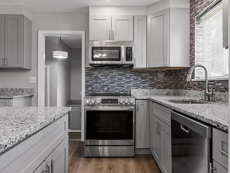 620 Lindsay Ave — Photo 14