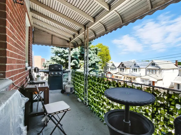 61-26 Booth Street image 33 of 35