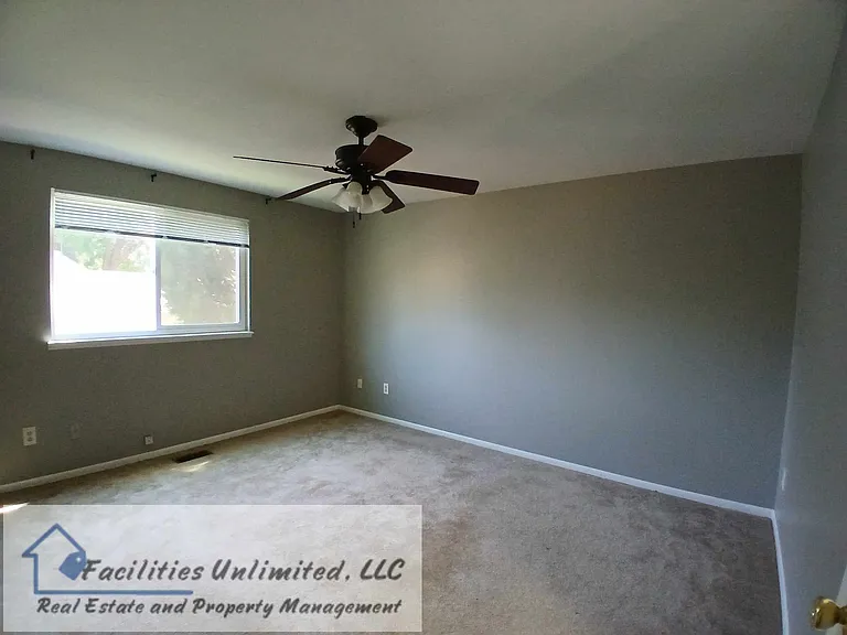 4515 Seaway Cir — Photo 10