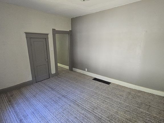 3rd image of 403 W Elm St #2