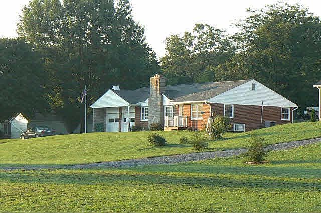 2nd image of 472 Brocks Gap Rd