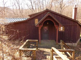 5396 Lake View Rd, Spring Green, WI 53588