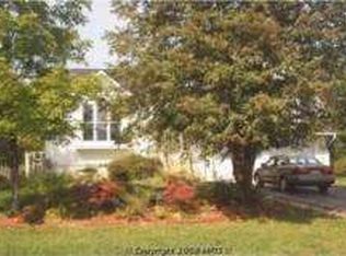 8056 Crimson Leaf Ct, Gainesville, VA 20155