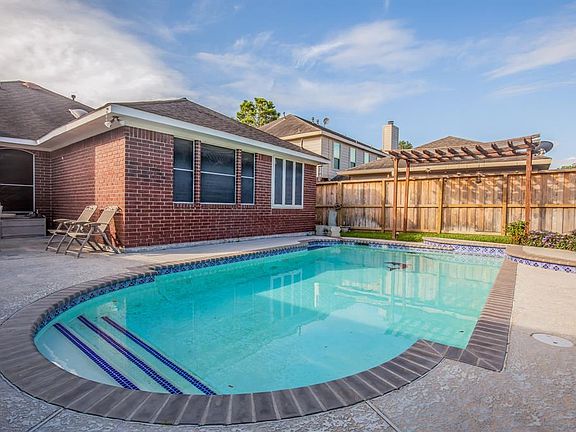 2nd image of 6406 Castle Lane Dr