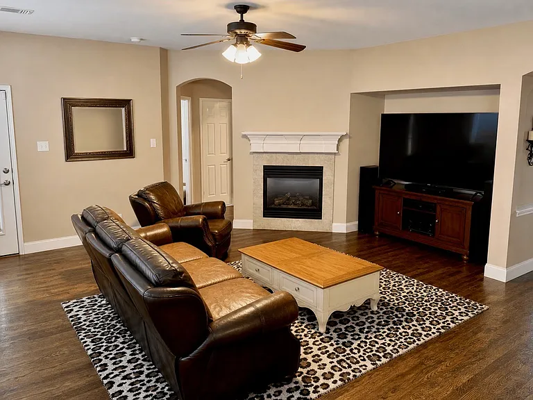 3704 Winding Way — Photo 6