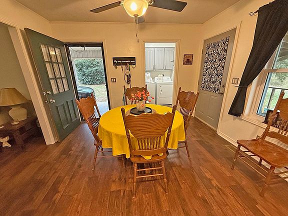 5th image of 415 Cedar Cove Ln