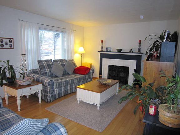 3rd image of 424 Markley Ave