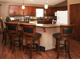 1800 Country View Dr, Burnsville, MN 55337