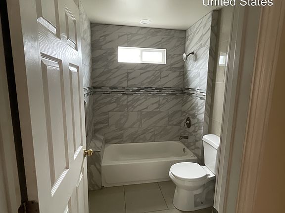 5th image of 103 N Poe St