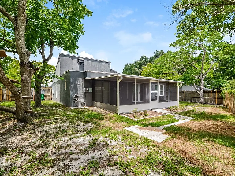 209 Banyan Ct — Photo 15