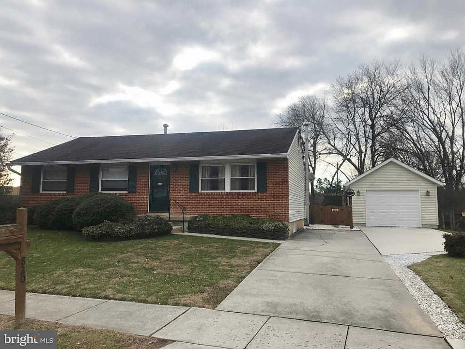 1st image of 820 Bradford Ln