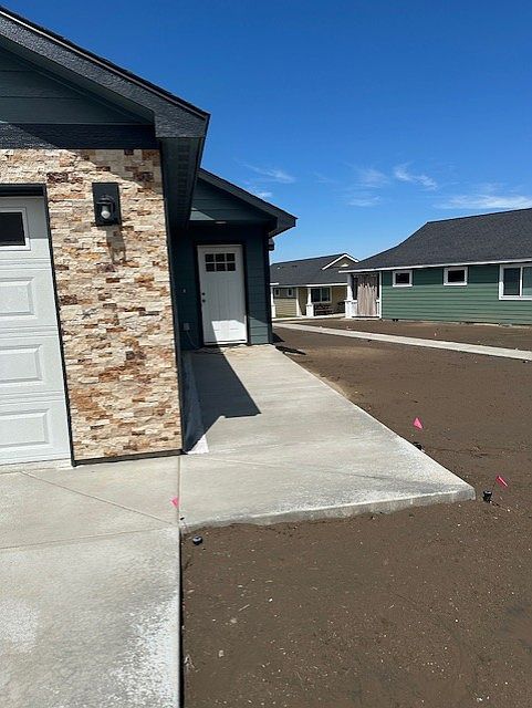 1st image of 123 9th Ave #66