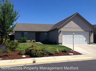 2121 Walnut Grove Ln, Central Pt, OR 97502