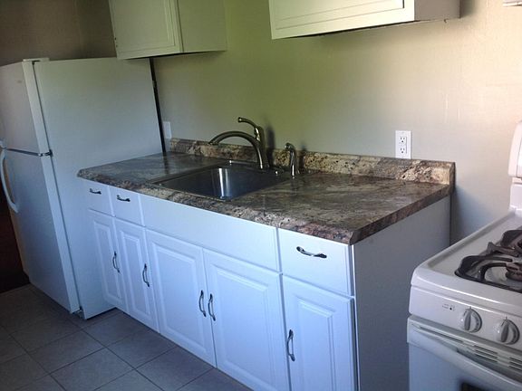 4th image of 246 W 21st St