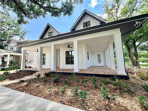 3rd image of 709 Garden West Ter