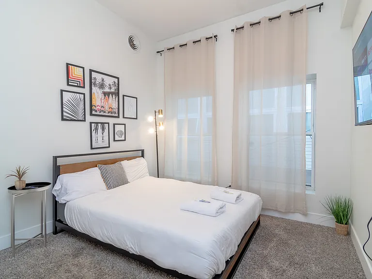 2112 S Michigan Ave #1 — Photo 8