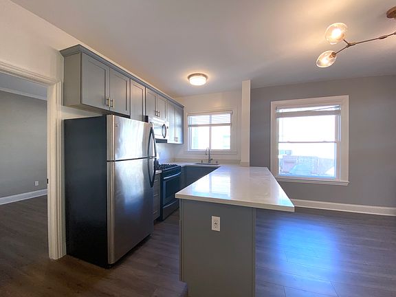 3rd image of 2280 Pine St #103
