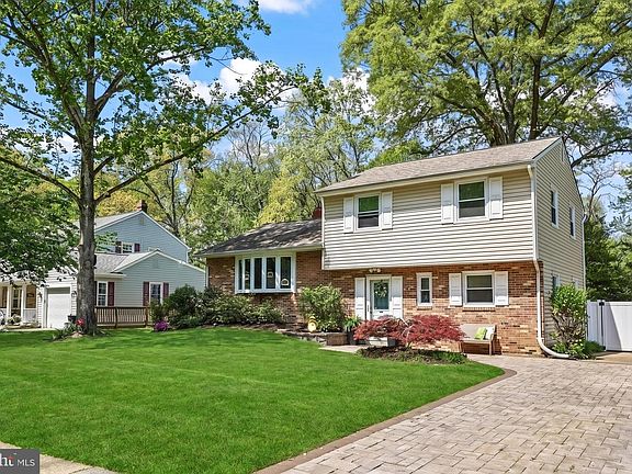 3rd image of 32 Severndale Rd