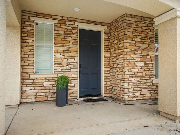 3rd image of 11 Sola Ct