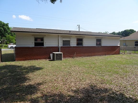 4th image of 8317 Bahia Ave