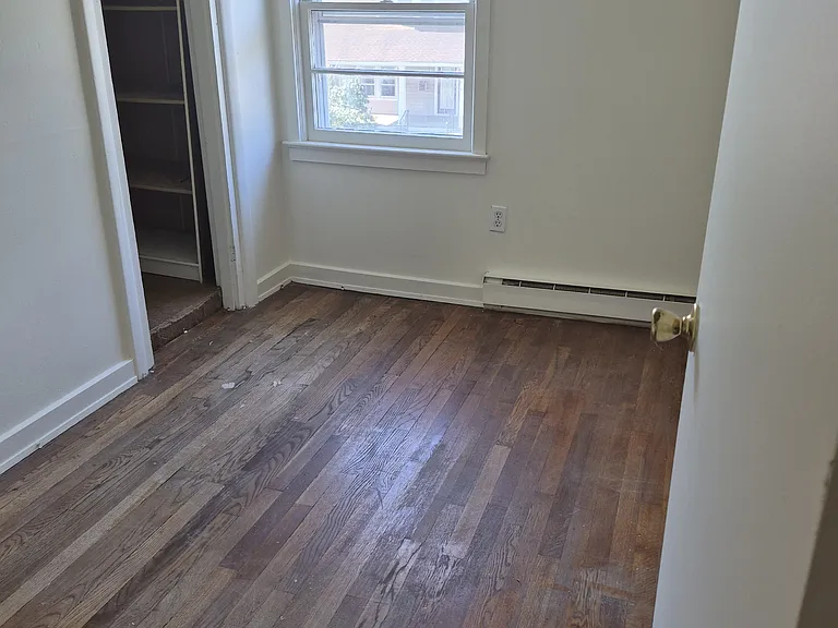 409 Washington St — Photo 11