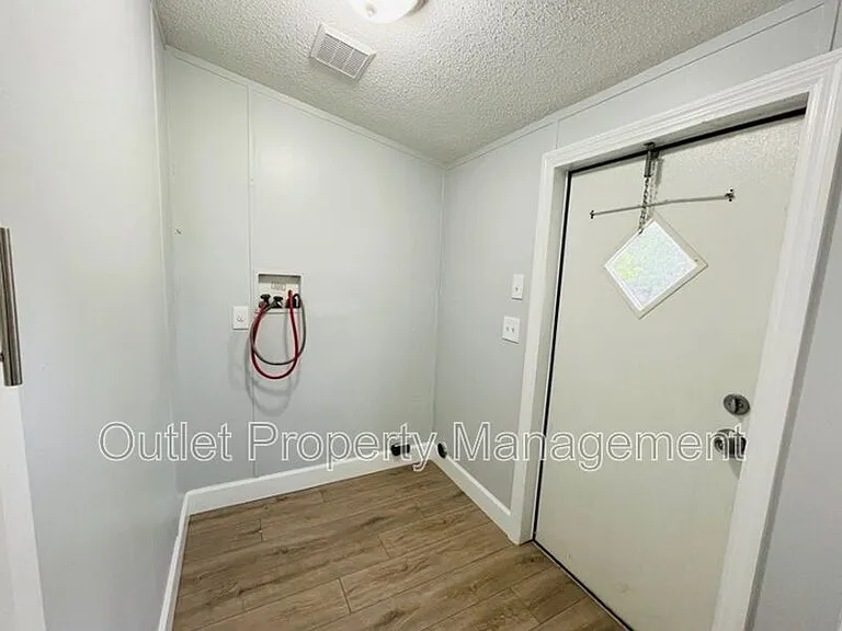 15710 Bermuda St — Photo 15