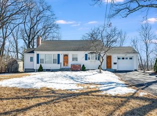 15 Hillside Ave, Woburn, MA 01801