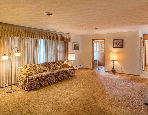 4th image of 428 Blaine Ave