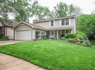 810 Weatherwood Dr, Ballwin, MO