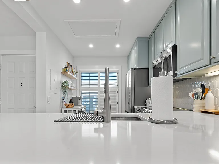 6287 Bahia Del Mar Cir #312 — Photo 21