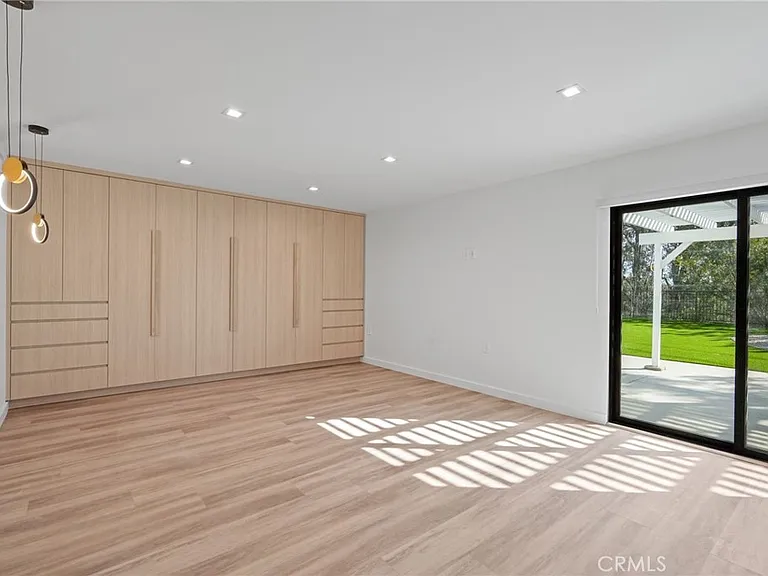 6108 Sadring Ave — Photo 35