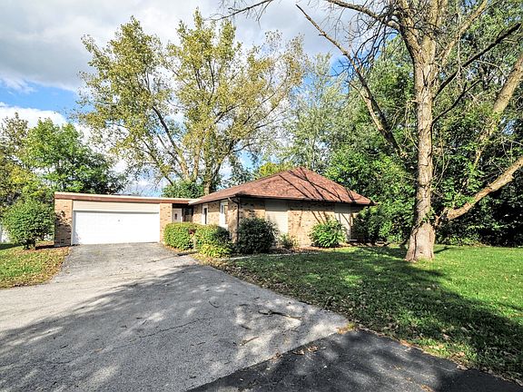 2nd image of 1028 Monterey Ct