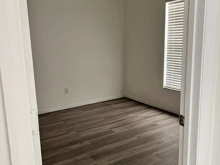 5801 Marble Ct — Photo 9