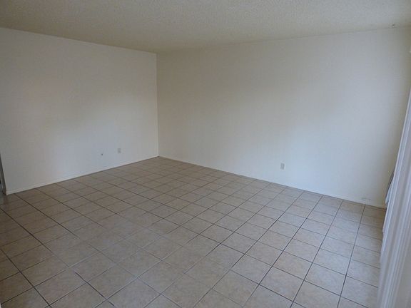 4th image of 881 Del Valle Ave