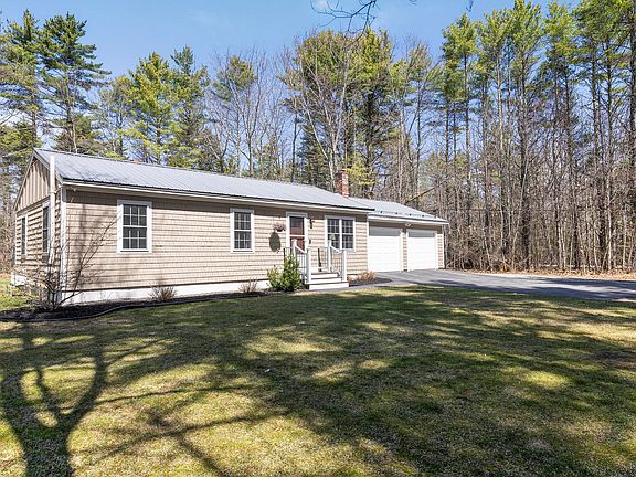 2nd image of 10 Standish Neck Road
