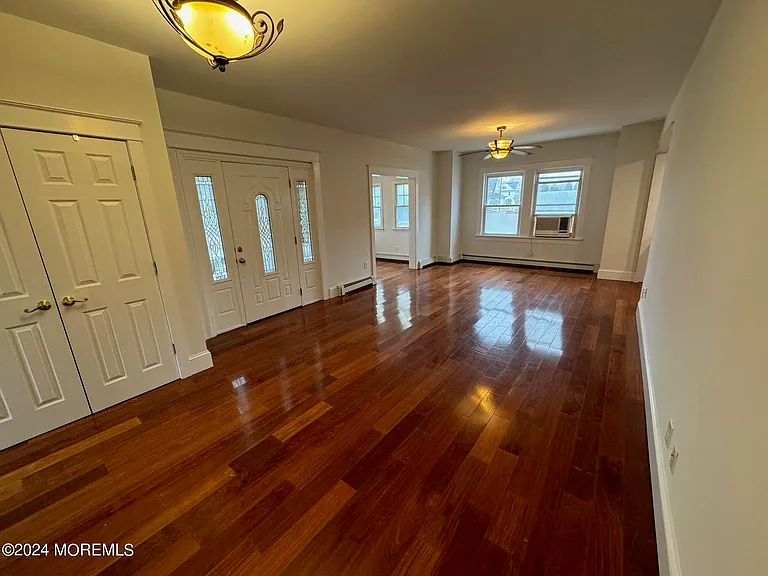 503 Forman Ave — Photo 5