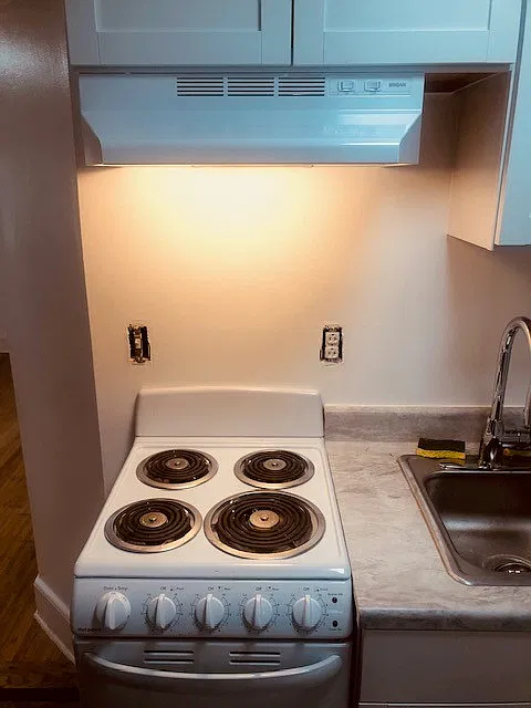 1 bed, 1.0 bath, 550 sqft, $900 — Photo 3