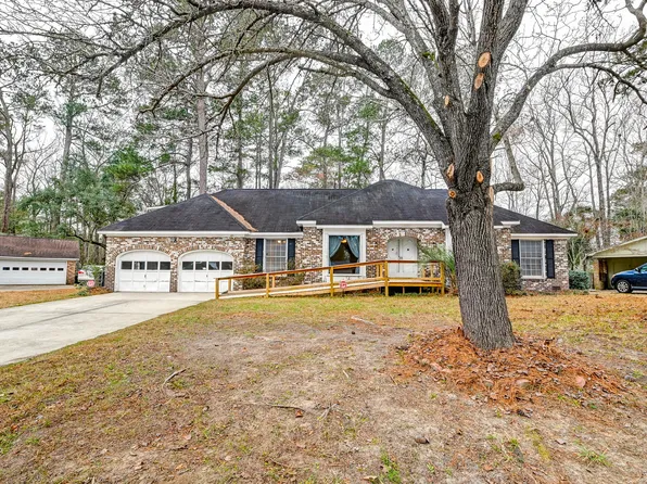 306 Runnymede Ln, Summerville, SC 29485