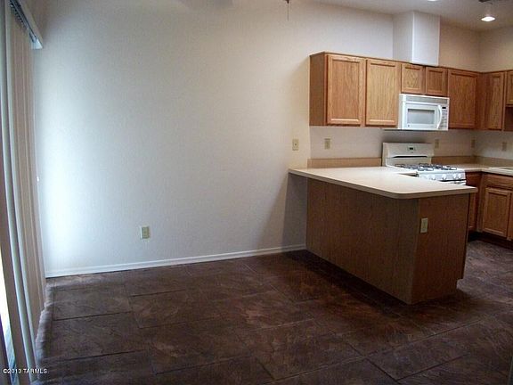 3rd image of 4225 E Fairmount St APT 6