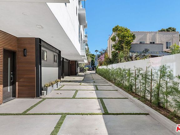 2nd image of 849 N Alta Vista Blvd #4